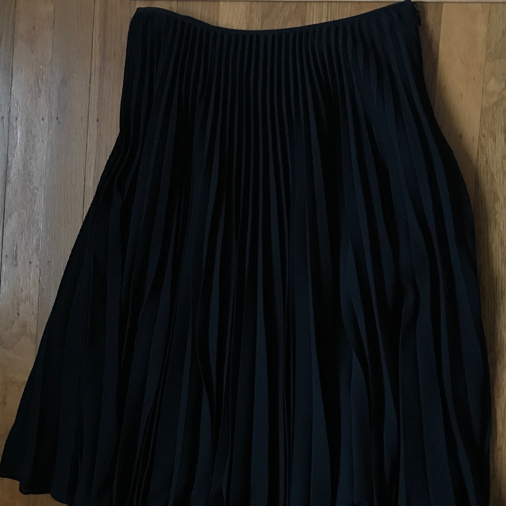 MOSCHINO CHEAP AND CHIC SIZE 6 PLEATED SKIRT ITALY